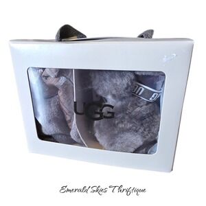 Ugg fluff yeah slide & lovey gift set gray 0/1 (0-6 months)  free ship